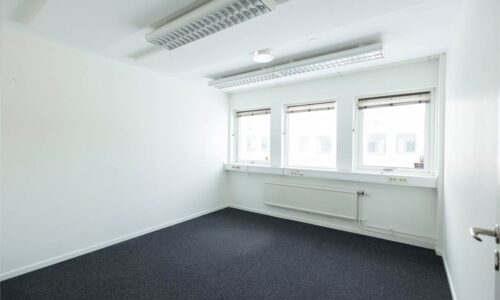 lokalbild 7 - Kontor med lager på Backa Bergögatan 7
