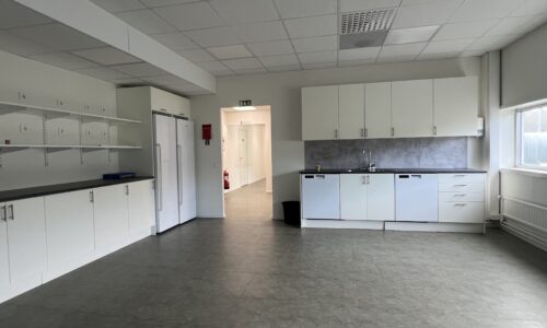 lokalbild 7 - Lager med kontor på Aröds industriväg 29