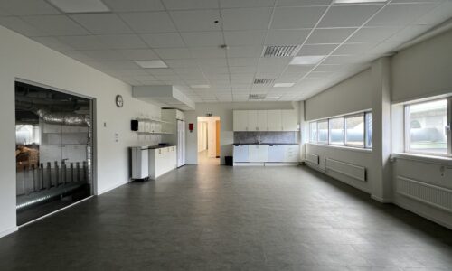 lokalbild 5 - Lager med kontor på Aröds industriväg 29