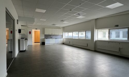 lokalbild 6 - Lager med kontor på Aröds industriväg 29