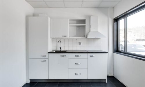 lokalbild 6 - Lager med kontor på Uggledalsvägen 13